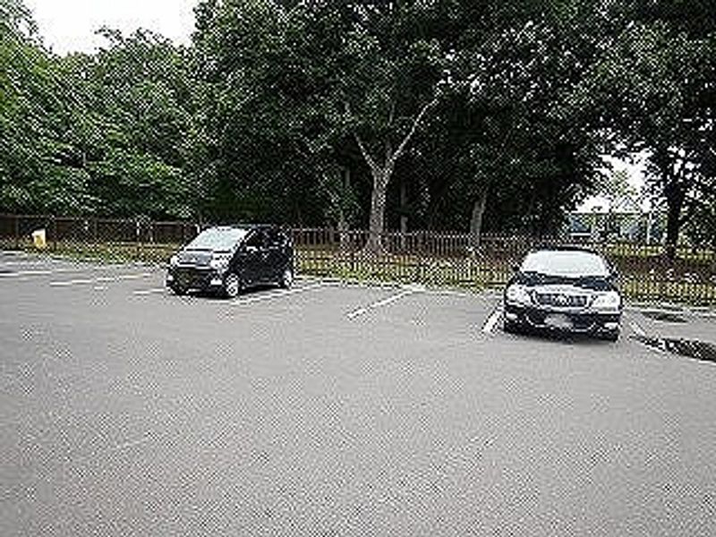 レオパレスグリーンウッド 駐車場