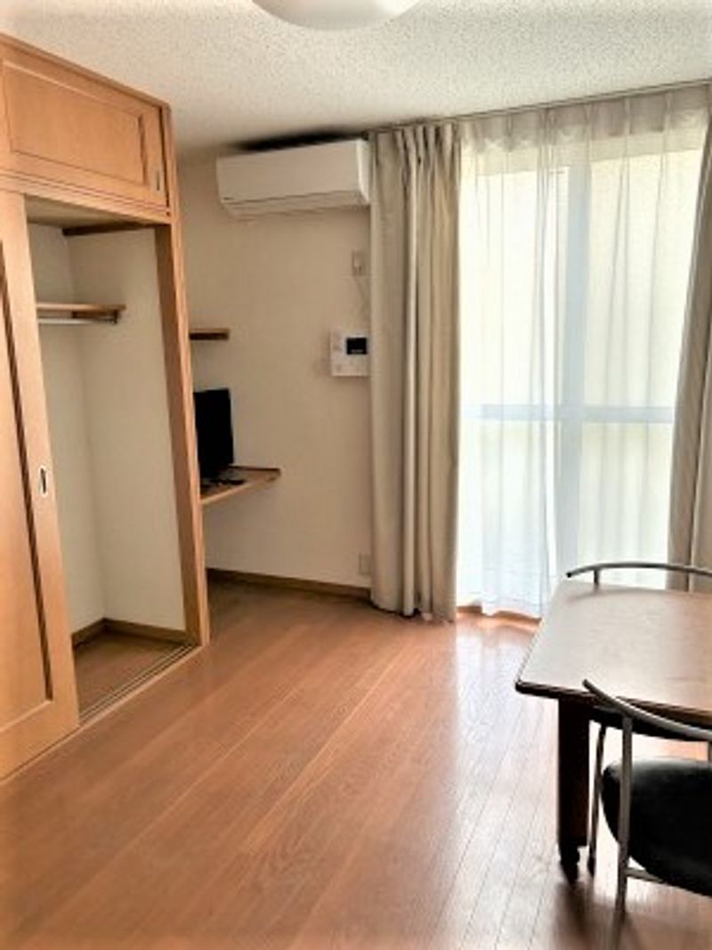レオパレスグリーンヒル 居間