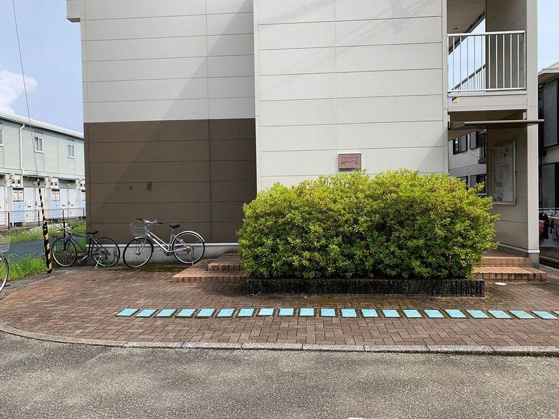 レオパレスブールバール エントランス