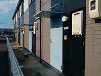 レオパレスカサベルデ 玄関