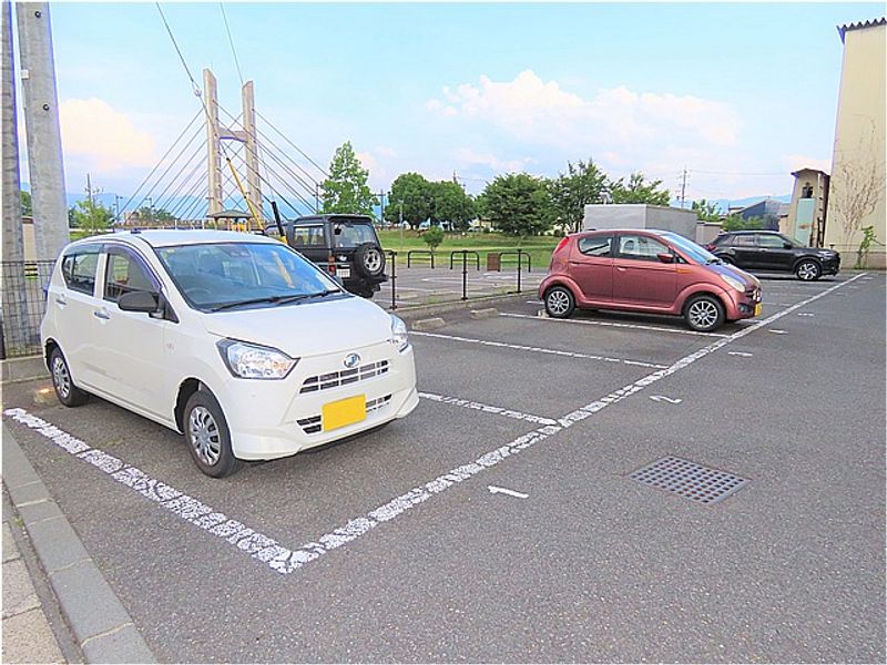 レオパレス柏Ⅱ 駐車場