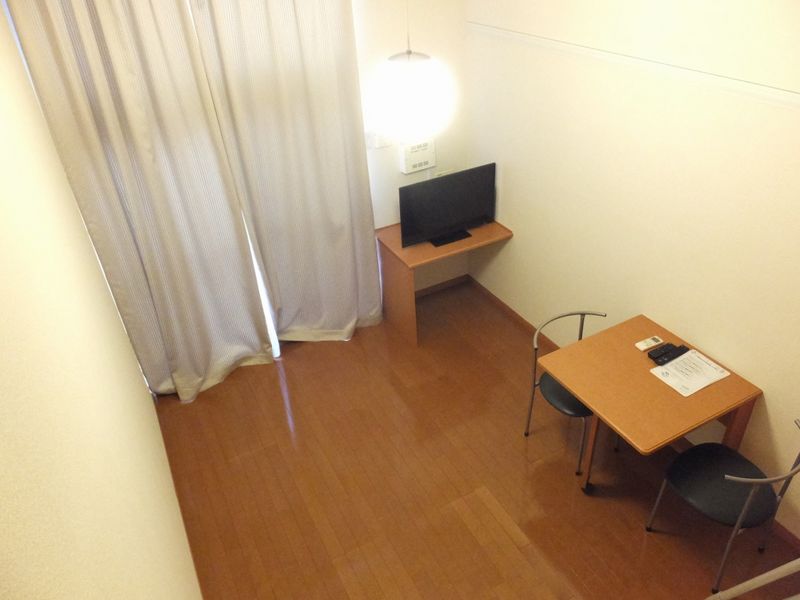 レオパレスオータム 居間