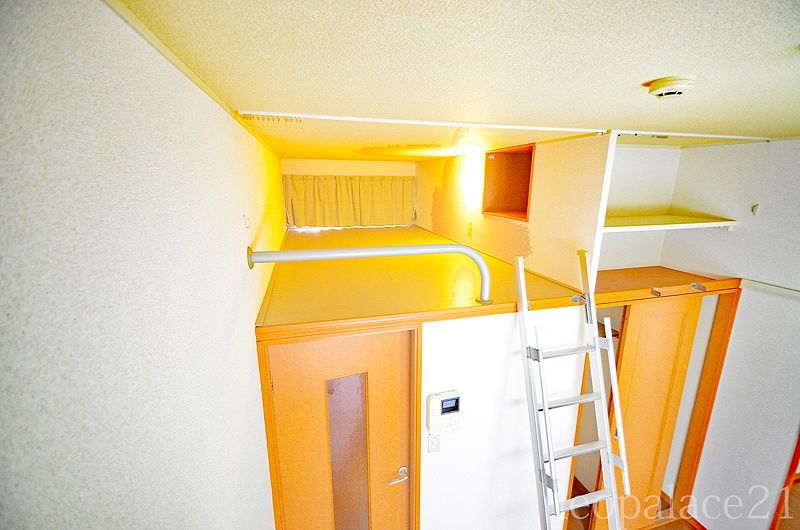 レオパレスパークハイム鷹合 収納
