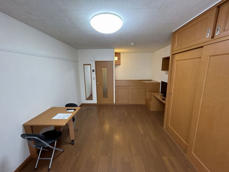 レオパレスサンシャイン 居間