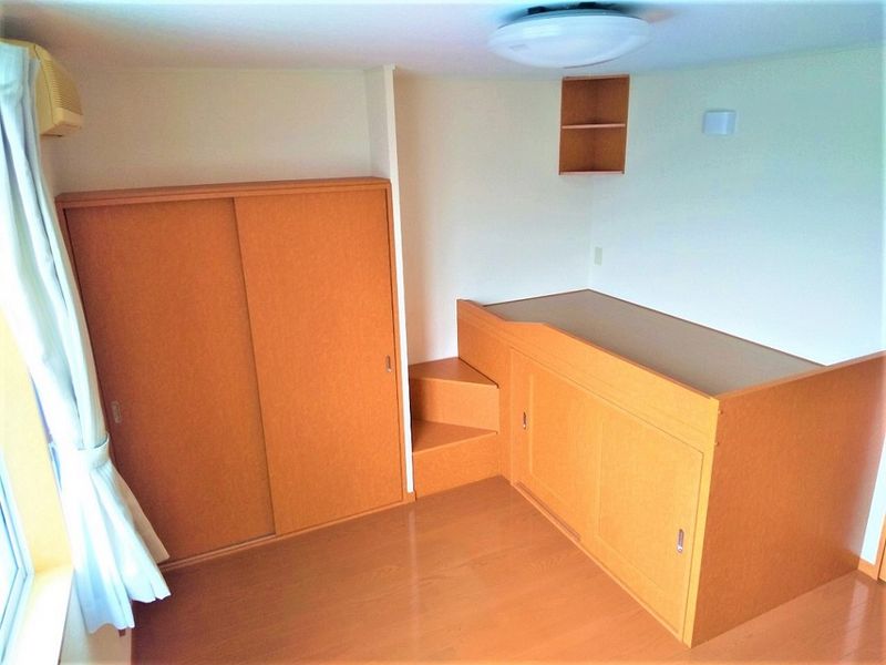 レオパレスコンフォート山手Ａ 居間