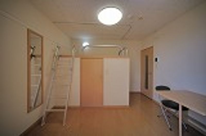 レオパレスアネックスⅡ 居間