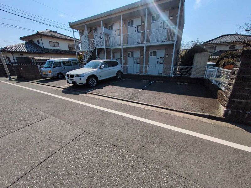 レオパレス加美 駐車場