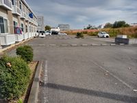 レオパレス六条大溝 駐車場