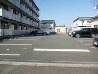 レオパレスＬＡＶＩＴＡ 駐車場
