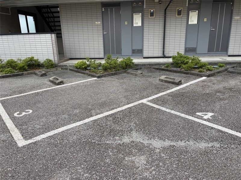 レオパレスパークサイド　アイ 駐車場