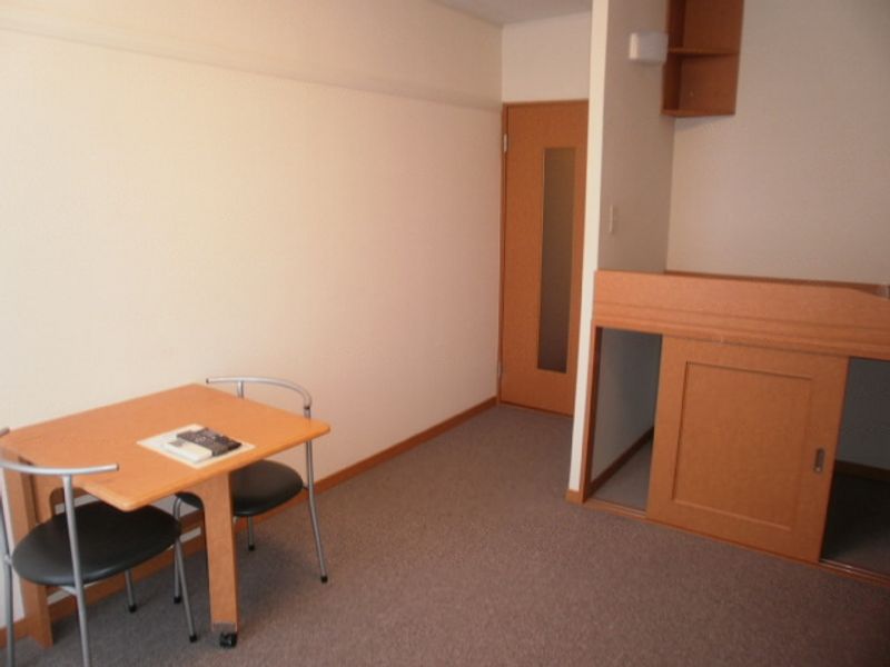 レオパレスカマド 居間