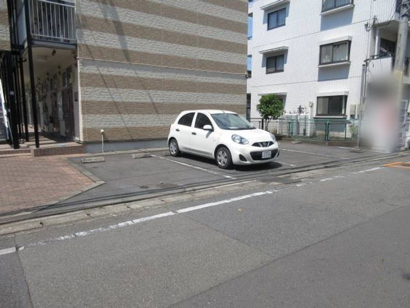 レオパレスＰｏｌａｒｉｓ 駐車場