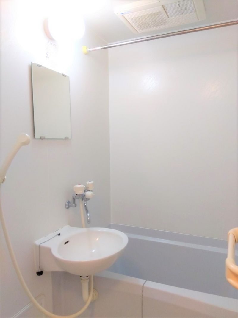 レオパレスオネスティ 風呂