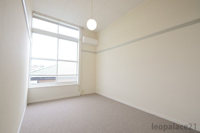 レオパレスエミネンス・ドエル 居間