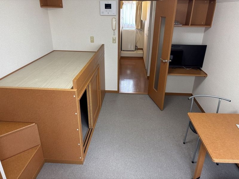 レオパレスグリーンハイツ３号館 居間