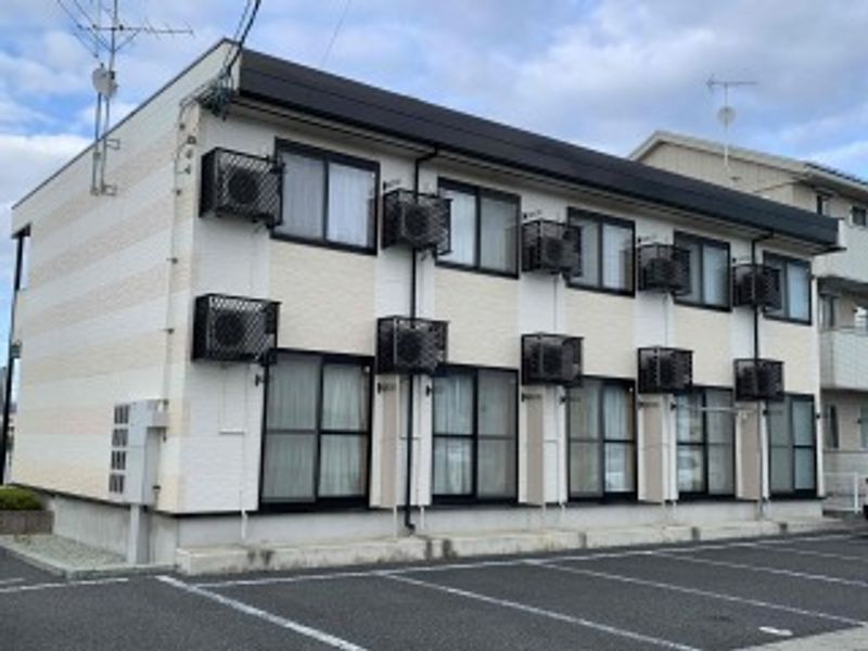 レオパレスアルカンシエル 駐車場