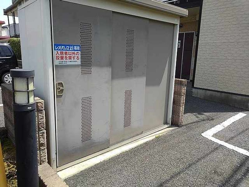 レオパレスボンボネラ　モモ 共用部分