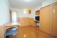 レオパレス山吹 居間