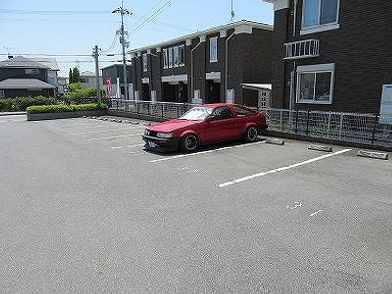 レオパレスオーベン　高尾 駐車場