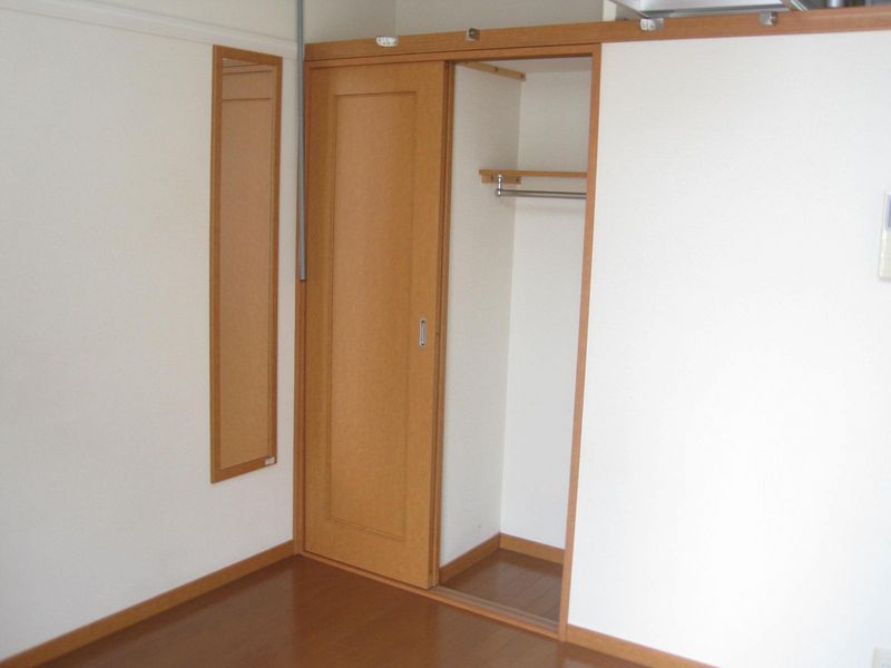 レオパレスオレンジ 収納
