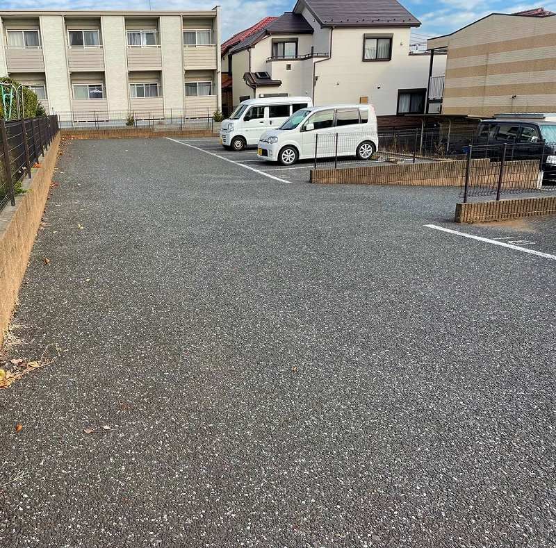 レオパレスボナール 駐車場