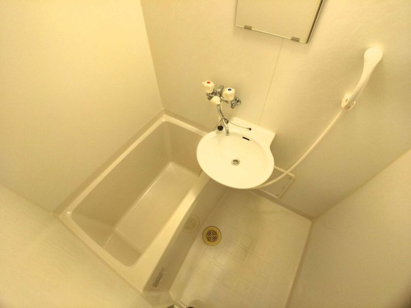 レオパレスブリッサ北花田 風呂