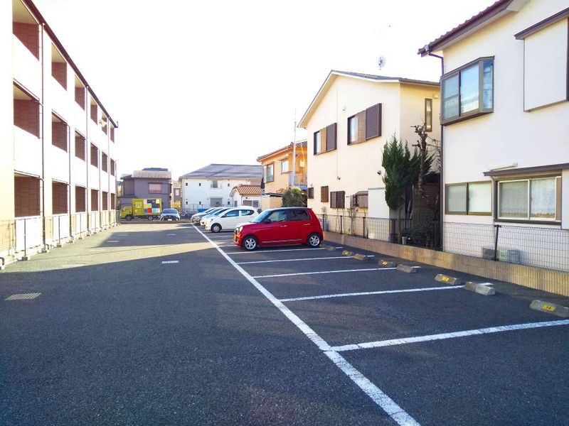 レオネクストモビリティ 駐車場
