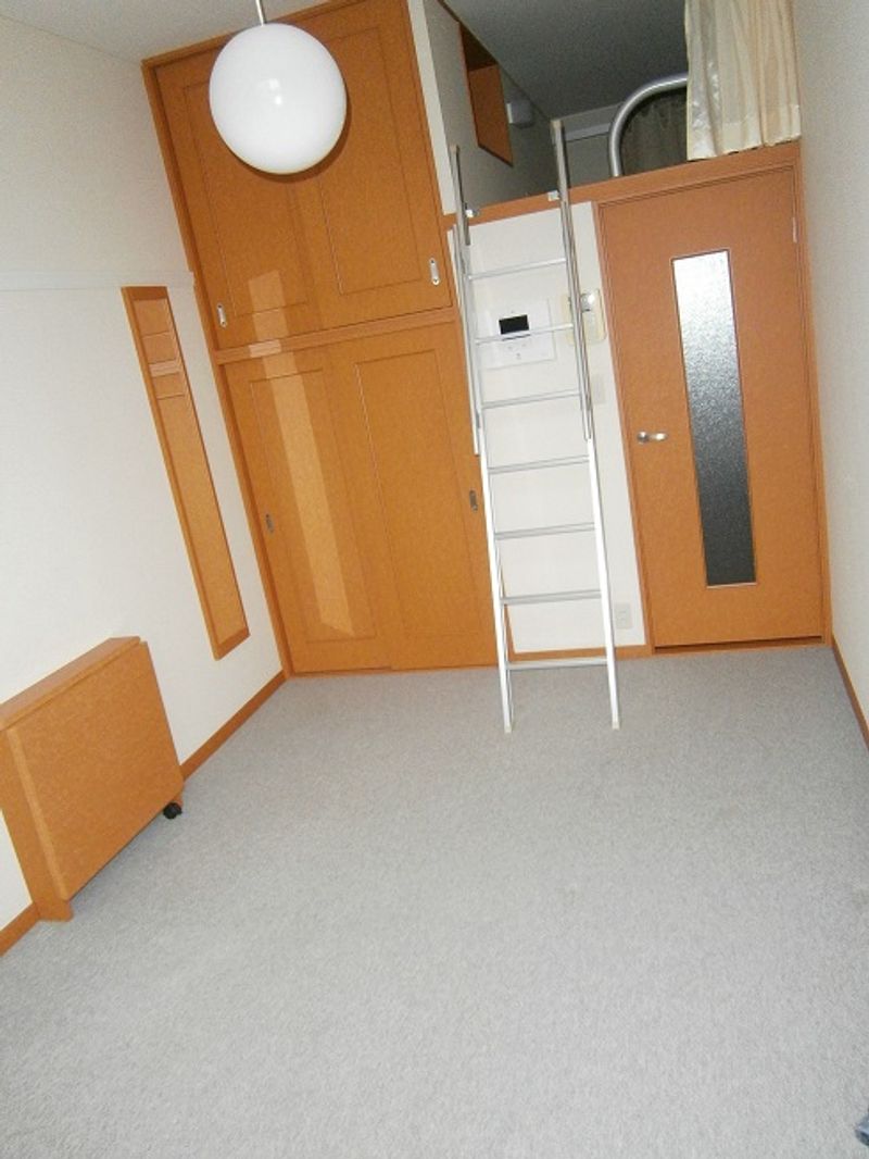 レオパレスＨＯＤＡＫＡ 居間