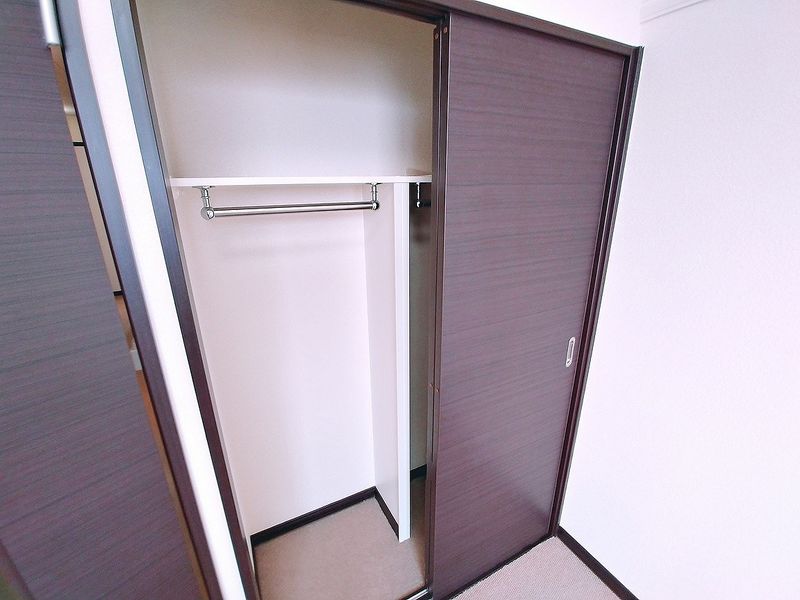 レオネクストＳＵＮ西河原 収納