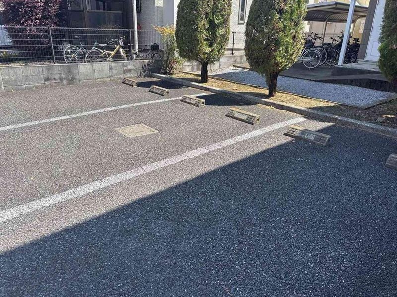 レオパレスバイオレット 駐車場
