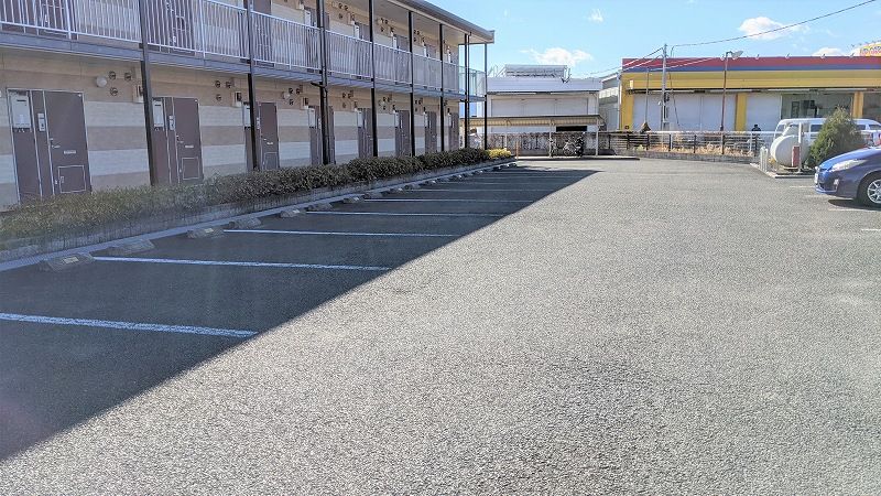 レオパレスプレスト 駐車場