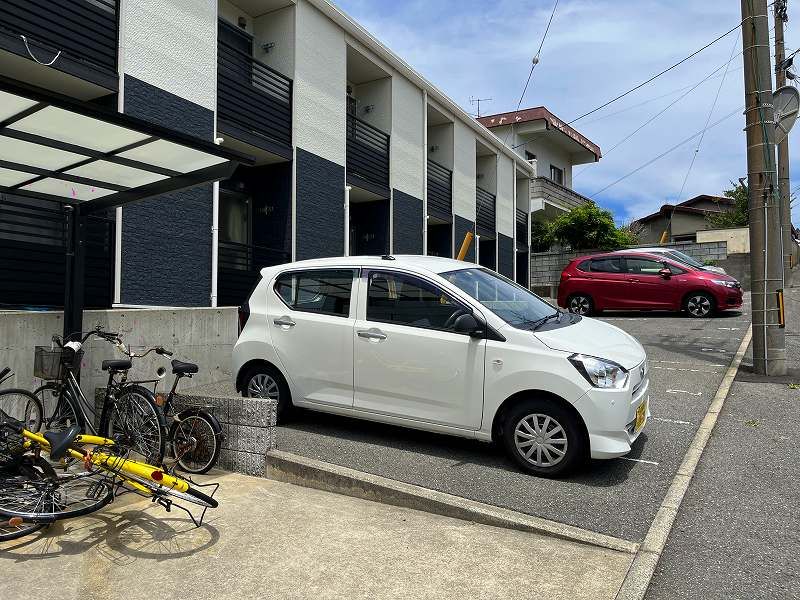 レオネクストシャーマー筋川 駐車場