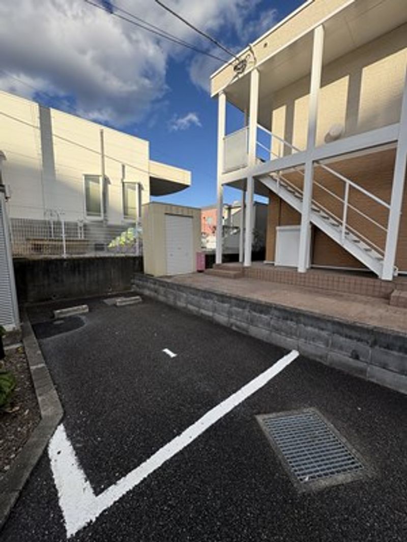 レオパレス町田市鶴間 駐車場