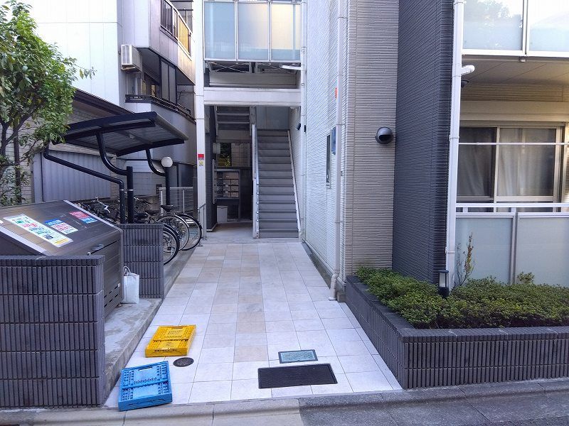 レオネクストラグーザ馬事公苑 エントランス