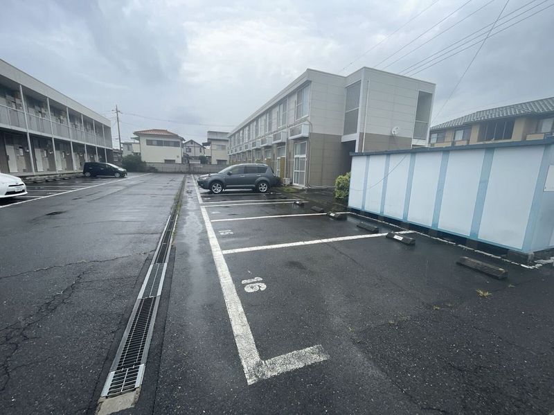 レオパレスクオーレⅡ 駐車場
