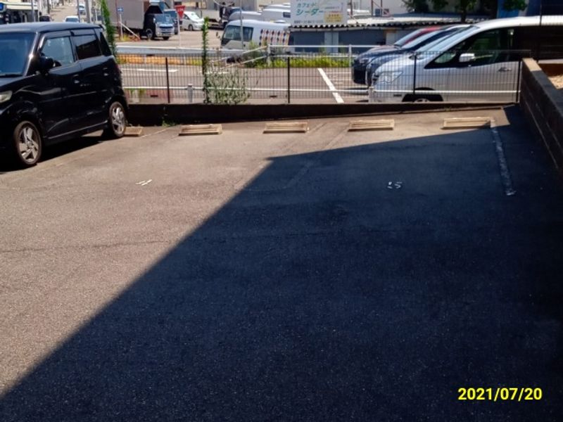 レオパレスゆたか 駐車場