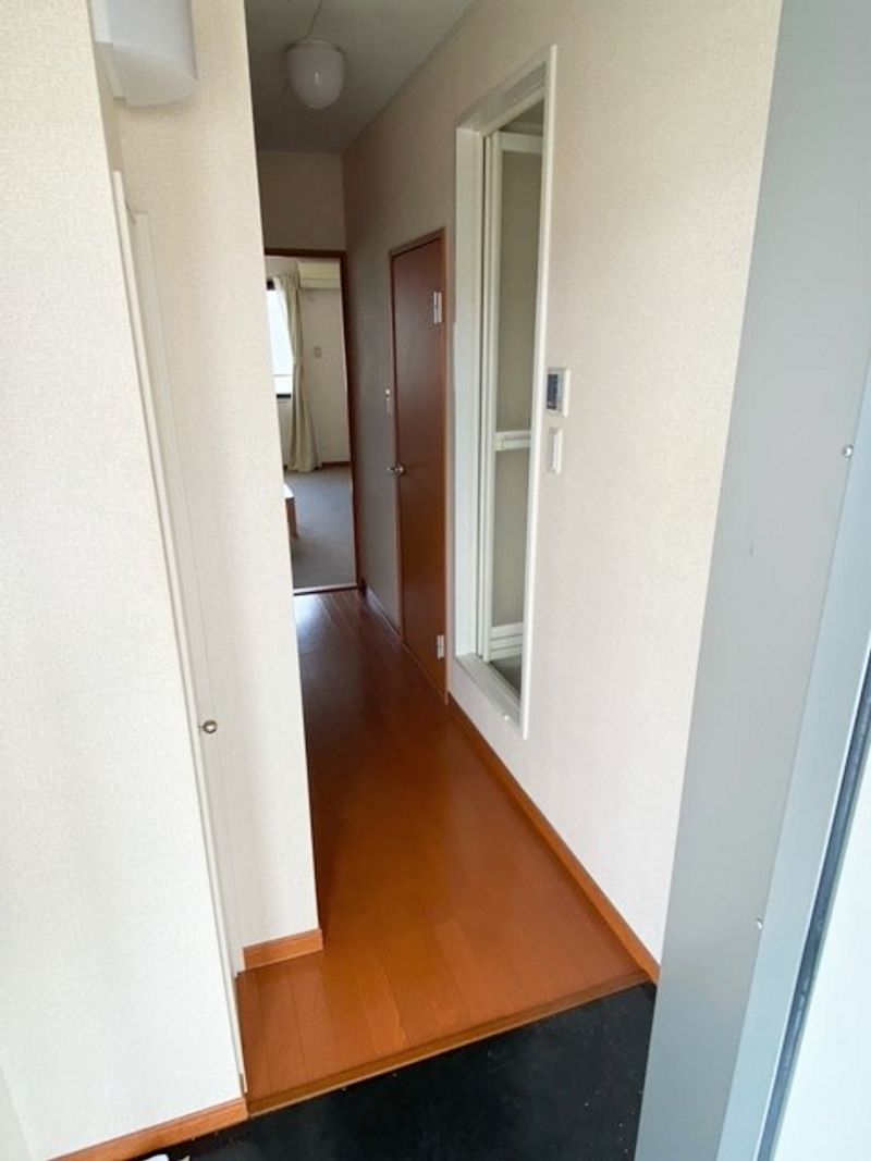 レオパレスすいれん 玄関