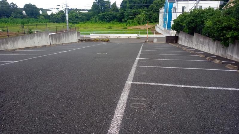 レオパレスボヌールⅡ 駐車場