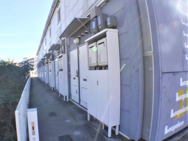 レオパレス栗林南 エントランス