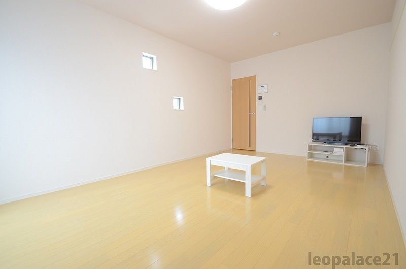 クレイノ悠々木屋 居間