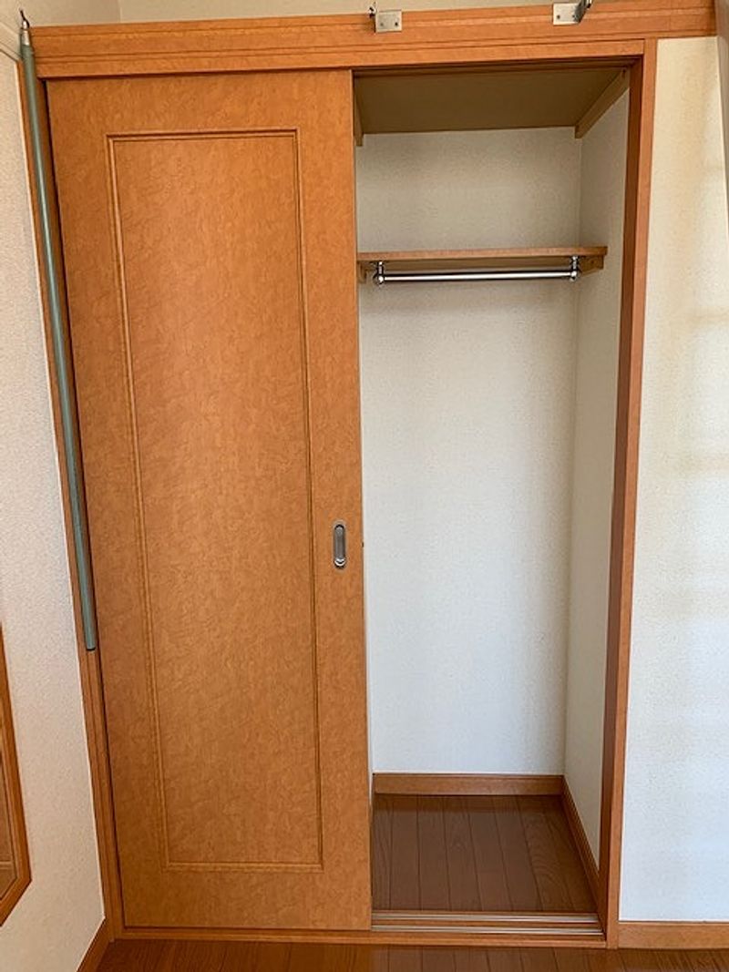 レオパレスアドバンス芦屋 収納