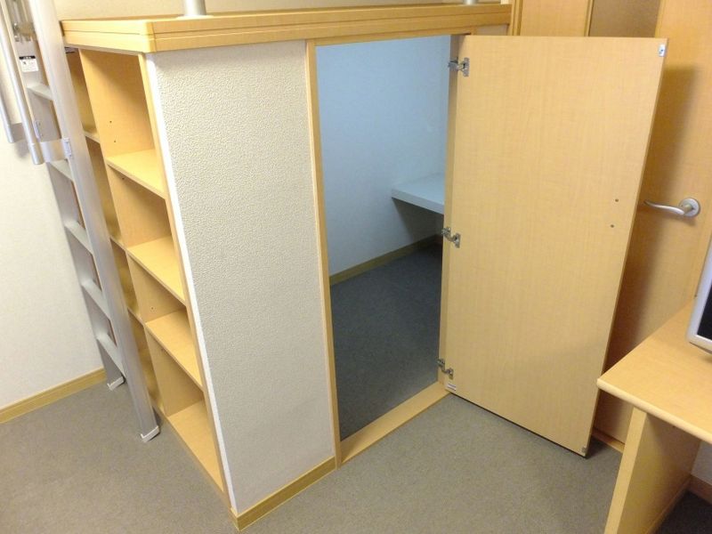 レオパレスメローネⅦ 収納