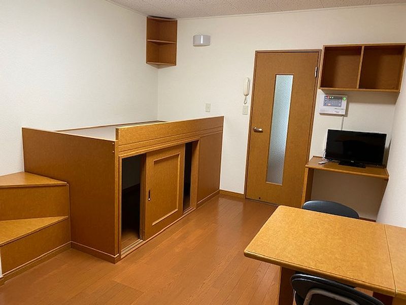 レオパレスクンプウ 居間