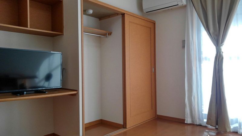 レオパレスベル　クリスタル 収納