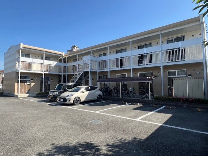 レオパレス国母 駐車場