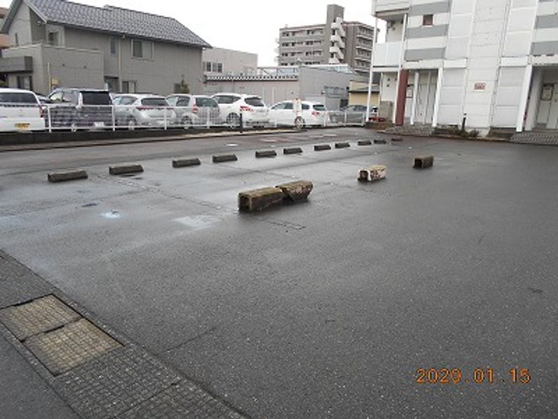 レオパレスフィレンツェ 駐車場