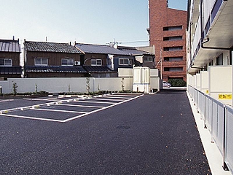 レオパレス天大南 駐車場