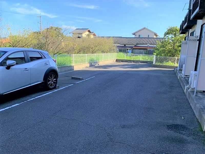 レオパレス川口 駐車場