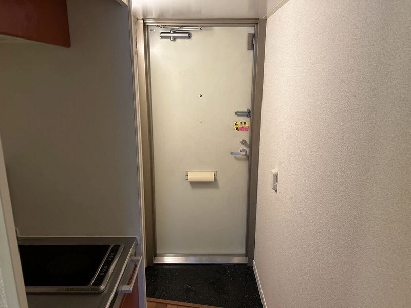 レオパレスＡー１ 玄関