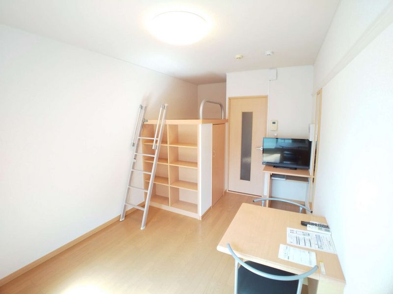 レオパレスハスネーラ 寝室